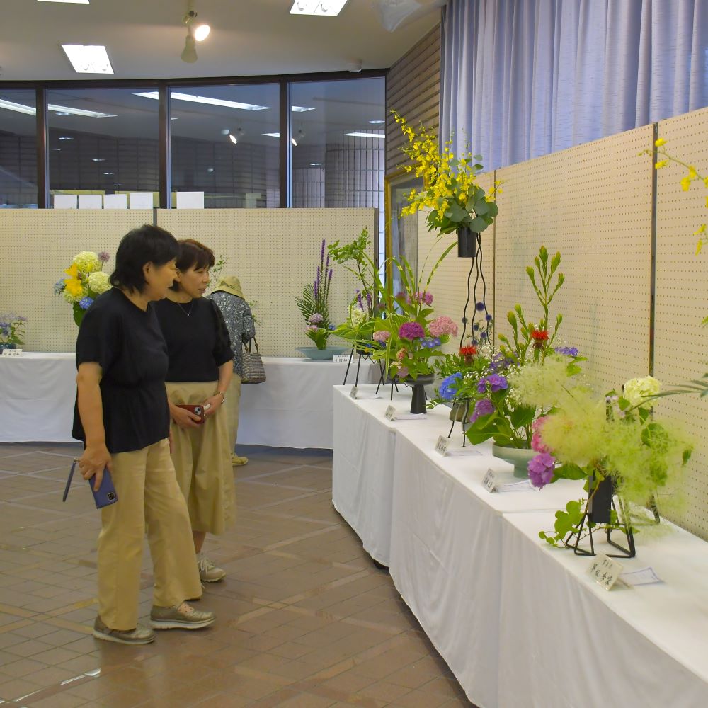 ajisaiikebana.JPG