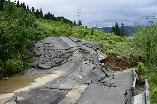 8.5本合海地内道路崩壊現場1の画像