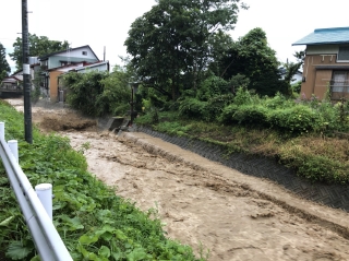 8.31萩野地区（小以良川）の増水現場の画像