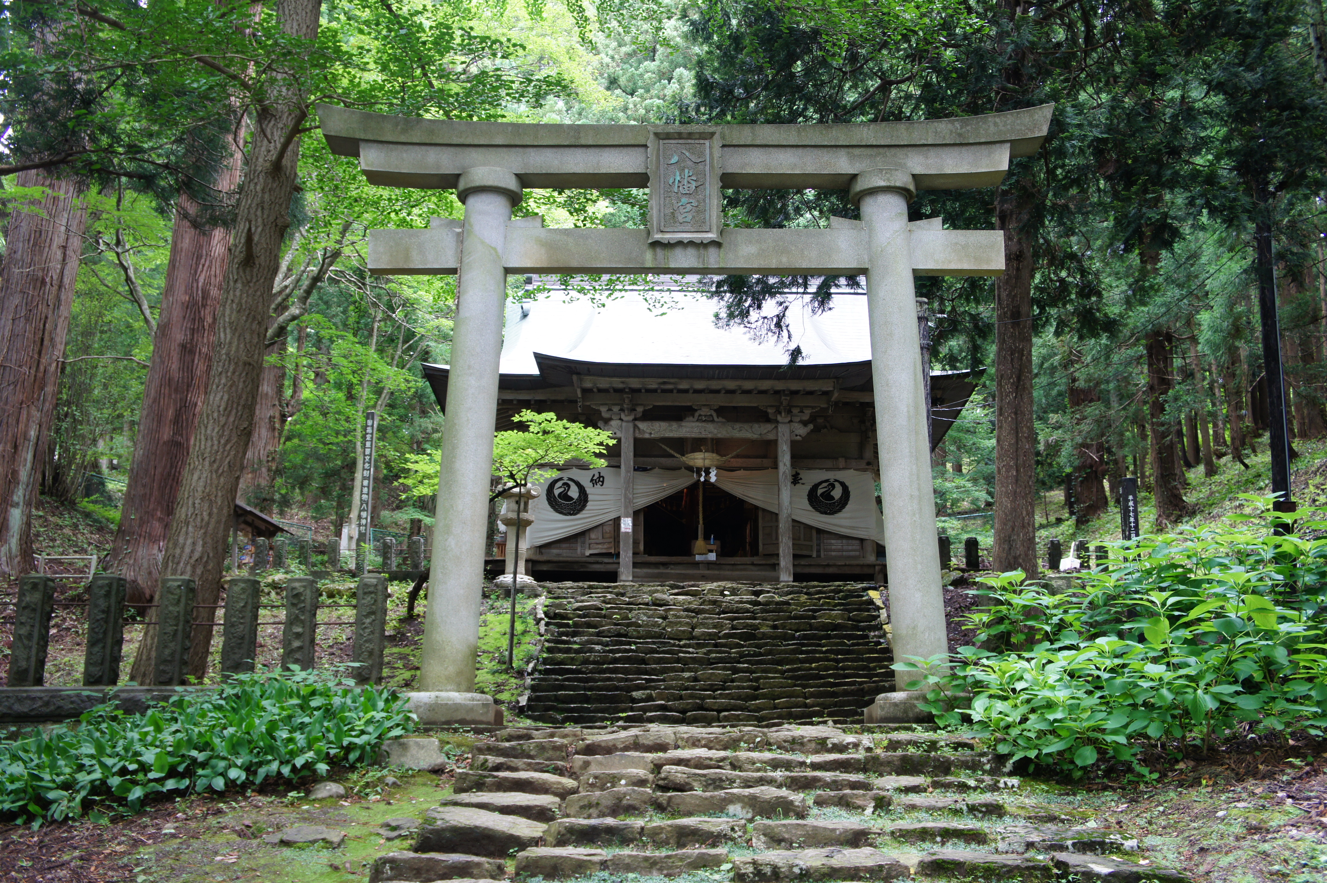 鳥越八幡神社（正面）