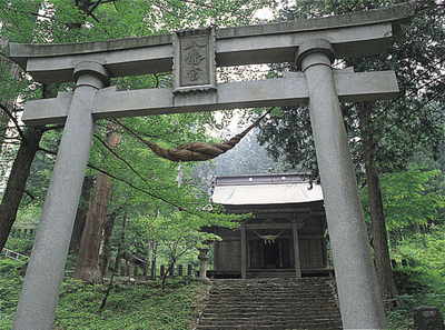 鳥越八幡神社（国指定重要文化財）